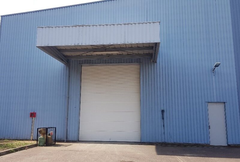 Entrepôt de 400 m² à louer sur Henriville