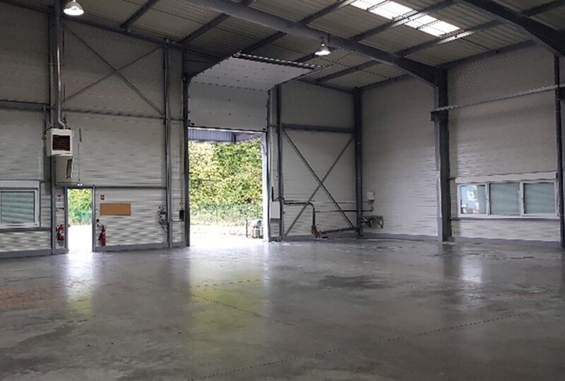 Entrepôt de 400 m² à louer sur Henriville