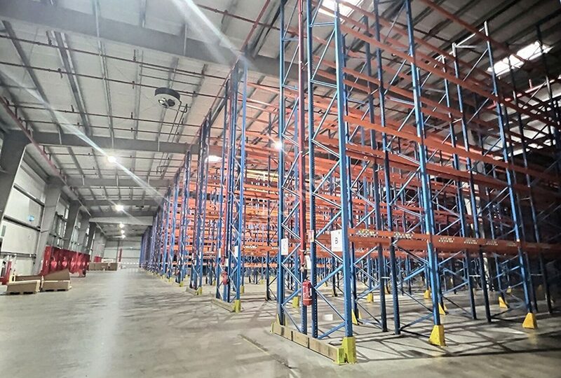Entrepôt à usage de stockage, entreposage, activité logistique à louer